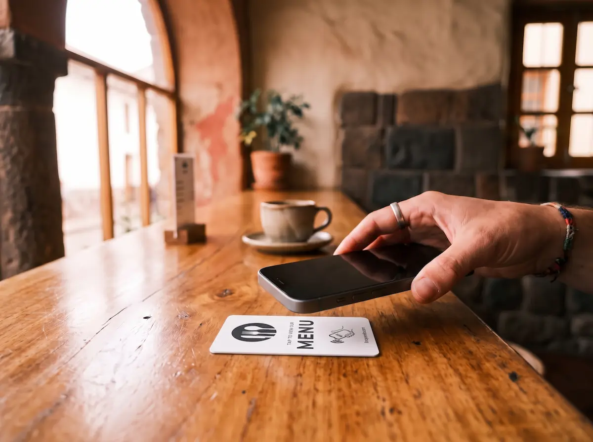 Tarjeta Menú Digital con NFC y QR